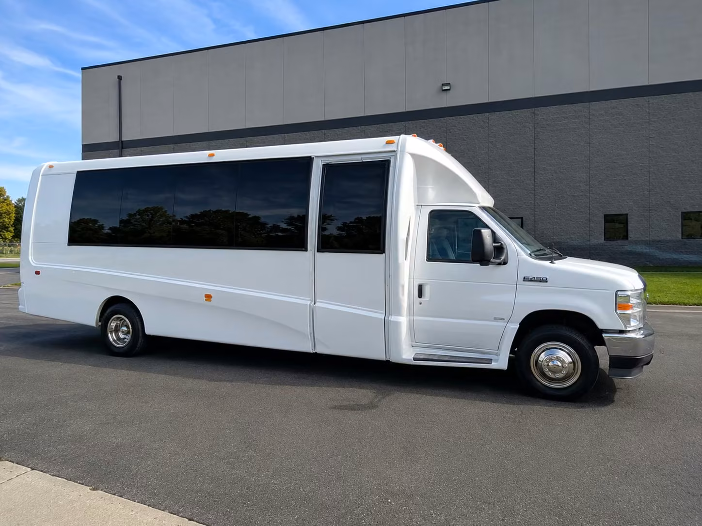 15 passenger minibus