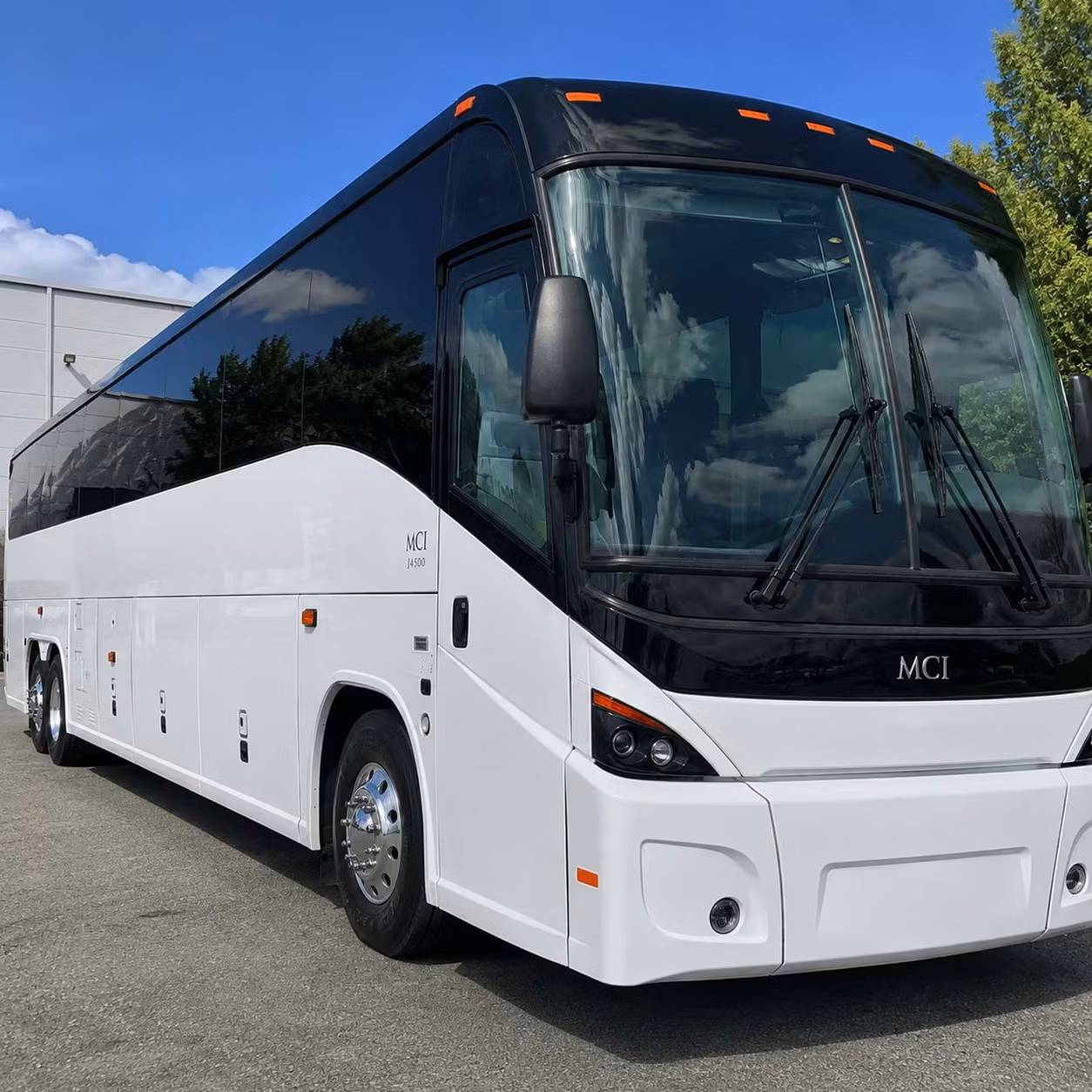 event shuttle transportation for lewisville corporate events and team outings